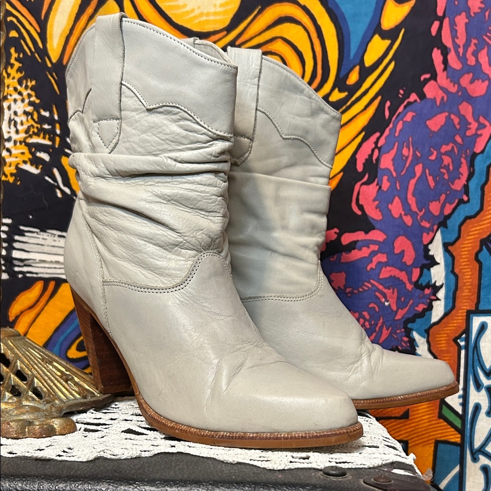 Vintage 1980 Frye Light Gray Leather Heeled Boots